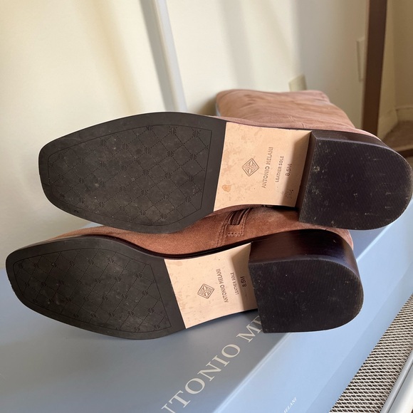 Knee High Suede boots style Rilee color soft crepe size 8.5 Antonio Melani - Picture 3 of 5